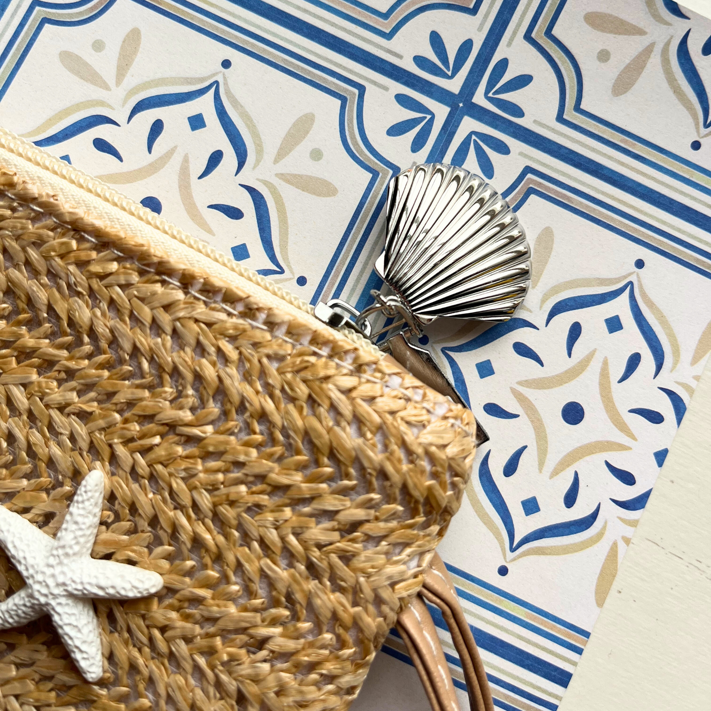 Raffia Turtle Clutch Bag