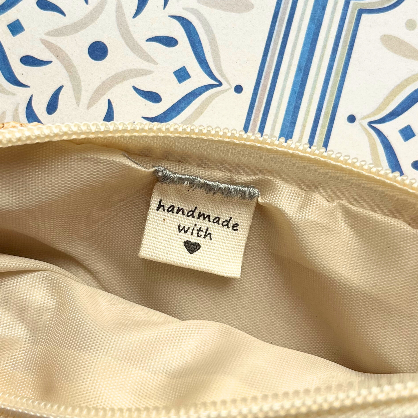 Raffia Shell Clutch Bag