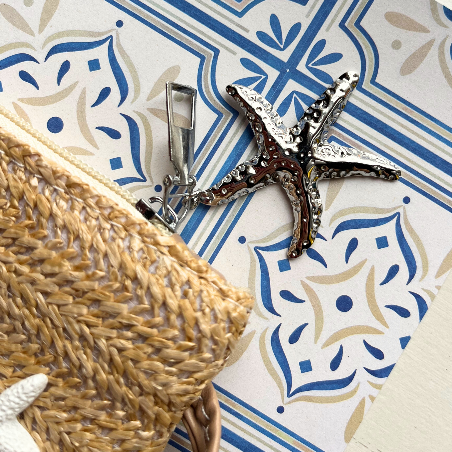Raffia Shell Clutch Bag